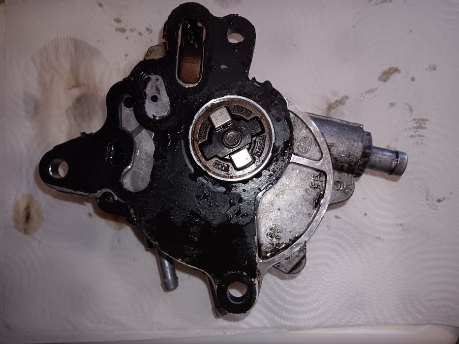 Горивна помпа mitsubishi grandis 2.0d 136kc