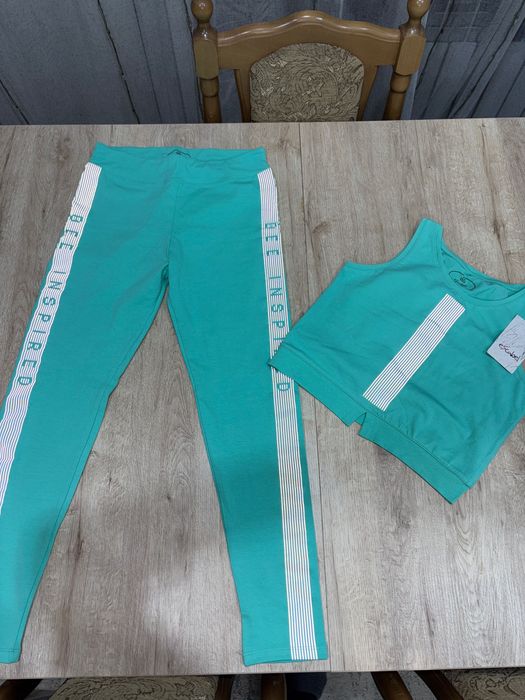 Двойка, ласины с топом