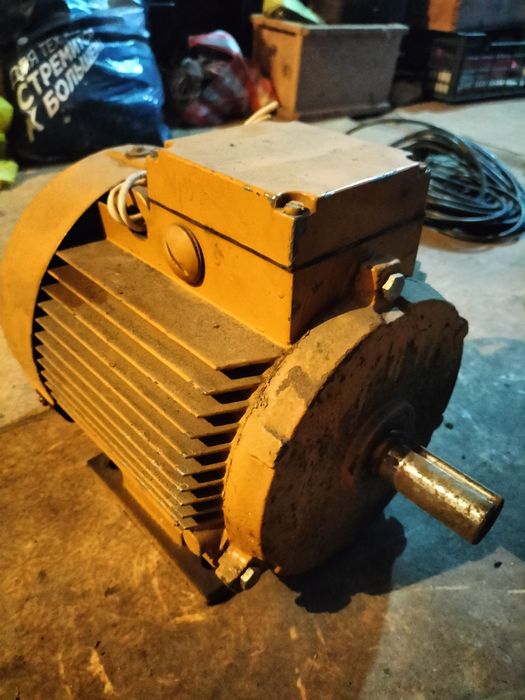 Продам  электродвигатели