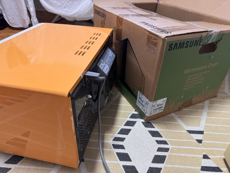 Cuptor microunde Samsung