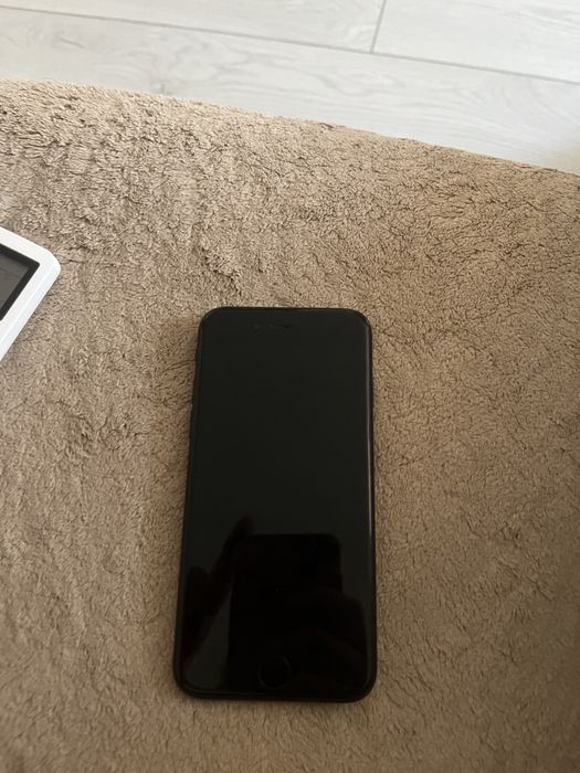 I phone SE 2020 Айфон