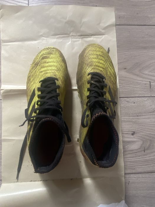 Футболни обувки Adidas Predator бутонки