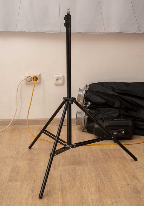 Стойка для осветителя