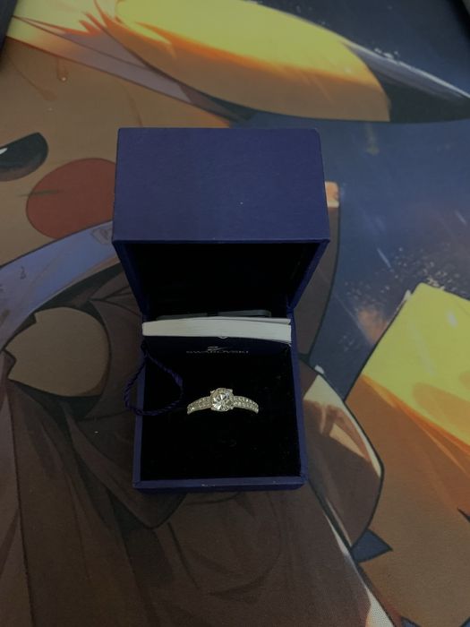 Продам кольцо Swarovski