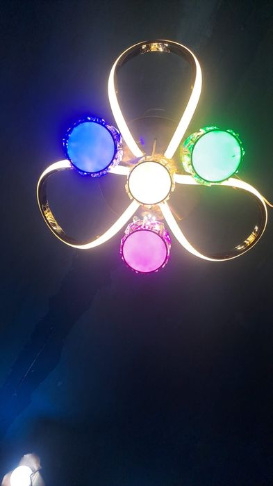 Продам Люстра 18 000тг