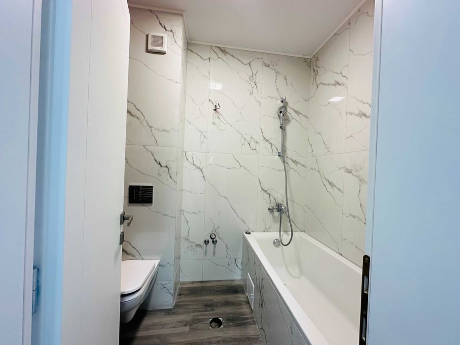 Vand apartament 3 camere cu loc de parcare Lira Residences Constanta