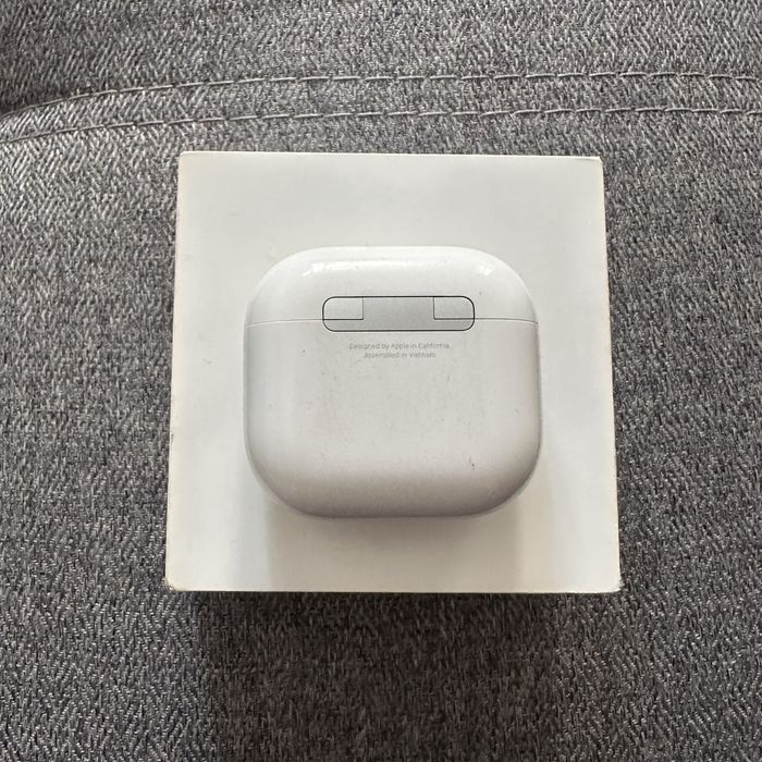 Кейс airpods 4 original