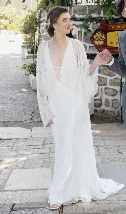 Елегантна сватбена рокля в ретро стил