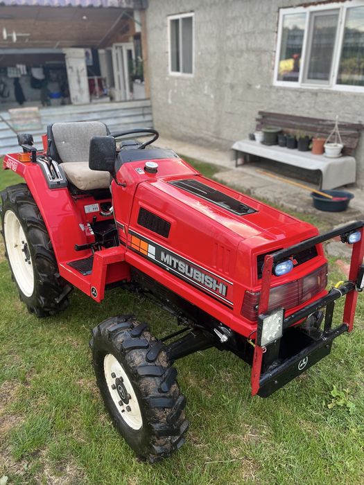 Vând tractoru japonez mitubisi MT18 4x4