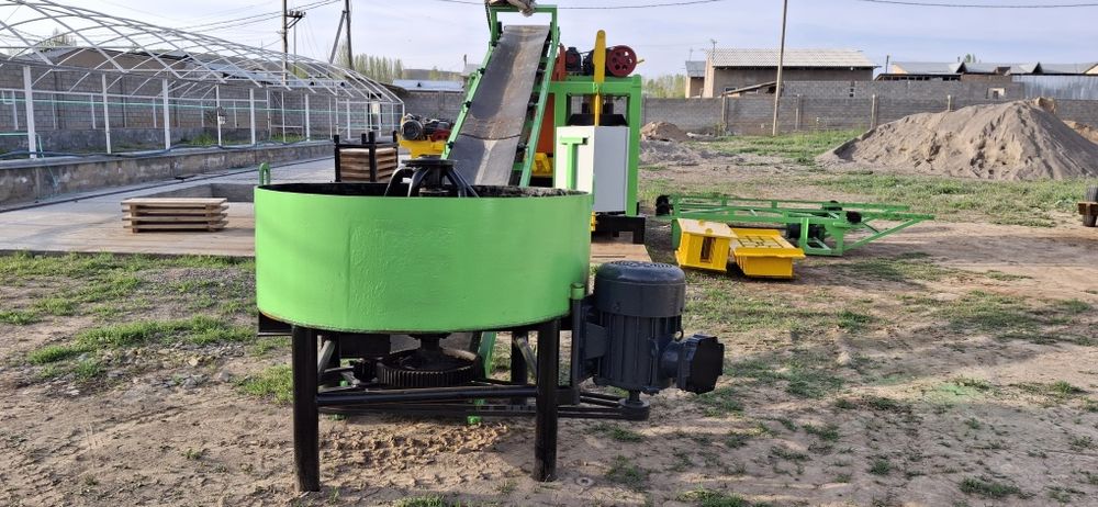 Shlakablok ishlabchiqozish stanogi