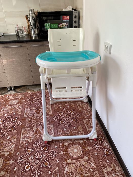 Детский стульчик для кормления