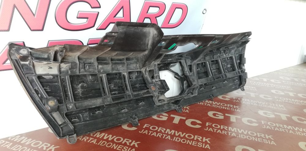 Маска/решетка Suzuki Vitara 2017-