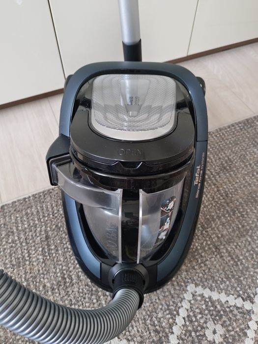 Пылесос Tefal Silence Force Cyclonic Effitech TW7941EA