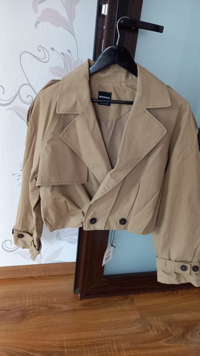 Trenci scurt ,model nou