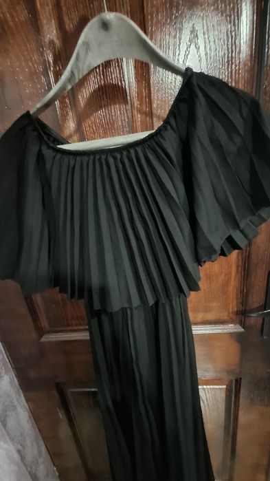 Черна дълга рокля