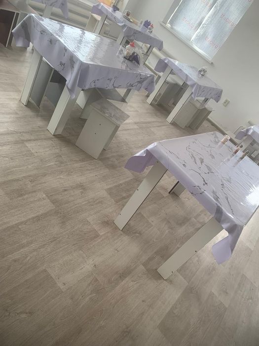 Продам стол стулья в хорошем состоянии