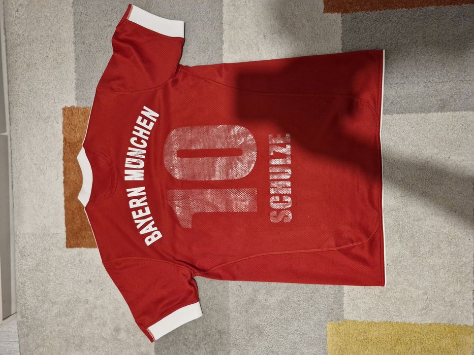 Оригинална футболна фланелка на FC Bayern München