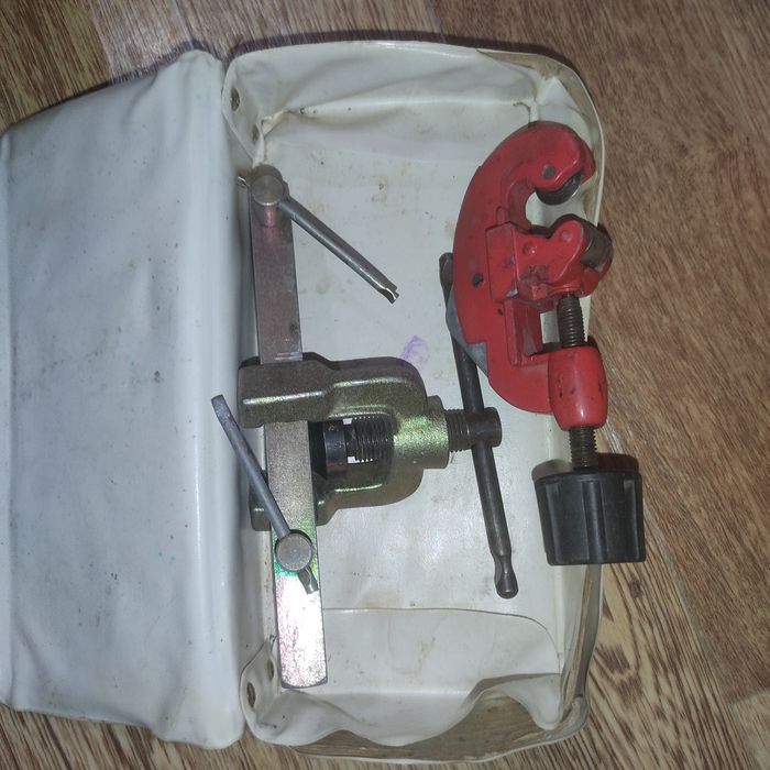 Вальцеватель и труборез