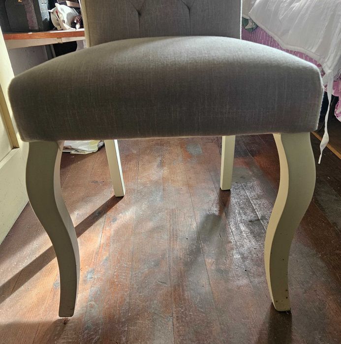 Елегантни трапезни столове