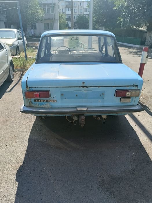 Продам автомобиль старый.