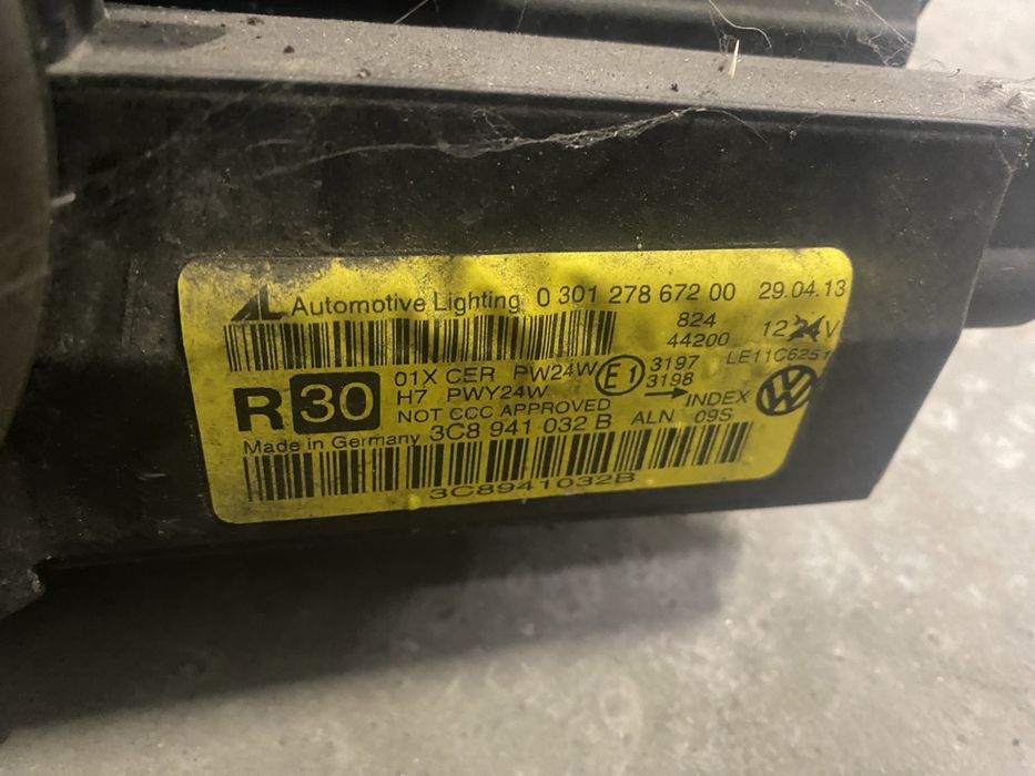 Far xenon vw passat cc 2011-2014