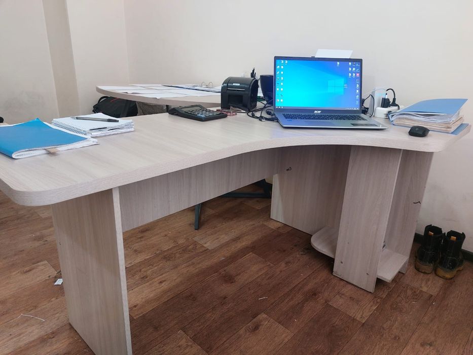 Срочно продам офисный стол!