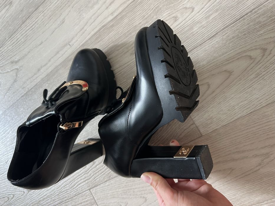 Ботильоны на каблуке