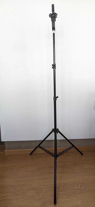 Нова метална стойка / статив за фризьорска тренировъчна глава 190см