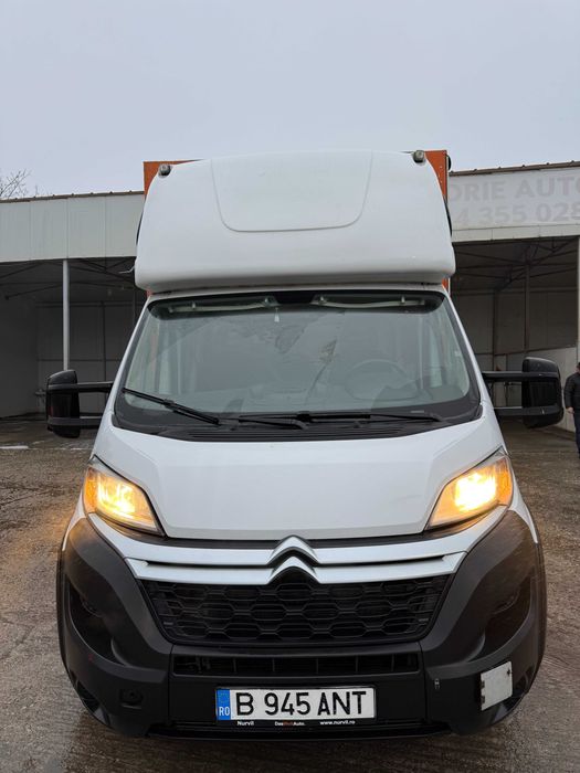 Citroen Jumper 2022 cu lift hidraulic si cuseta de dormit pe cabina