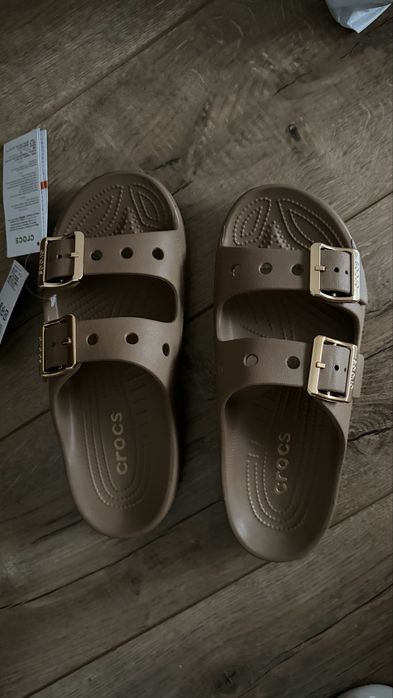 Women’s Metallic Buckle Saturday Sandal кроксы женские