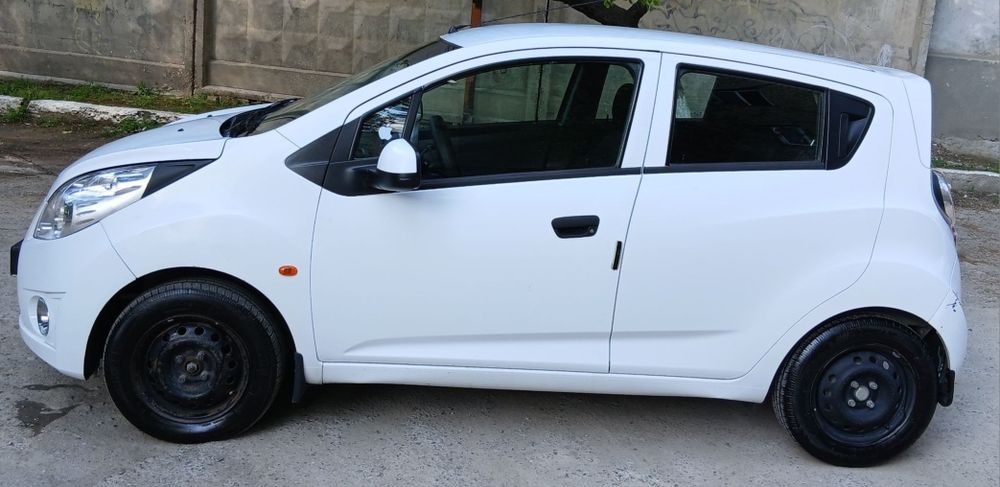 Спарк 1-позиция 2011 йил 2 круг йурган краскаси капот ва олди крилода