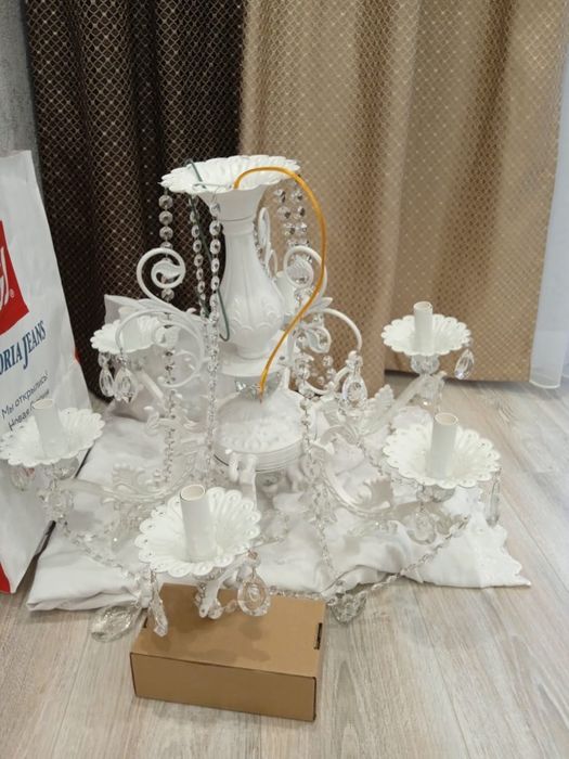 Люстра в зал.