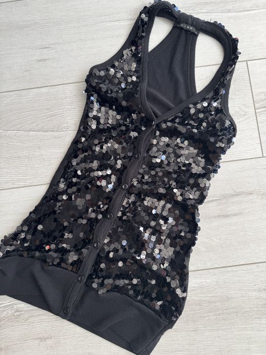 Женские одежды платья, кофты, пальто ит.д