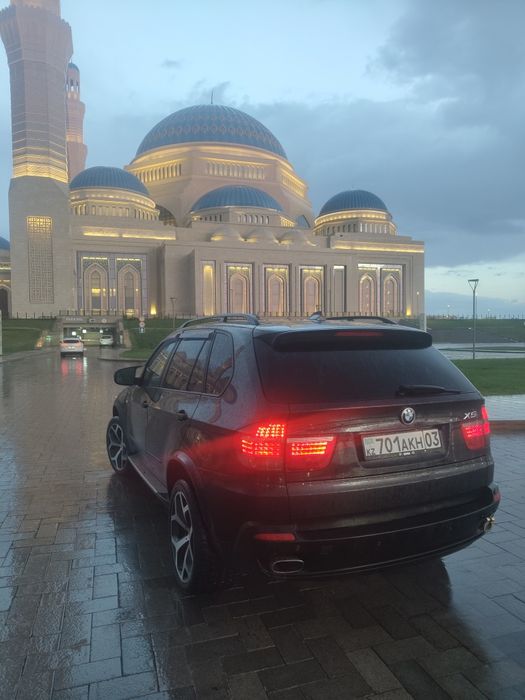 Продам автомобиль БМВ е70 х5.