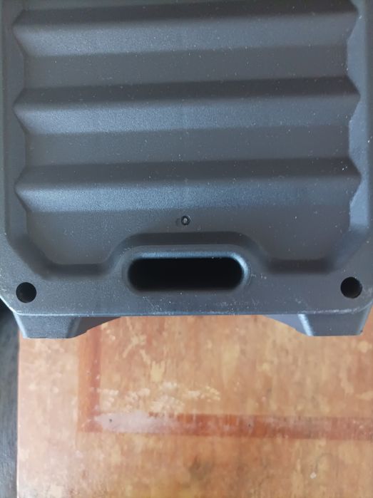 Мощна тонколона.