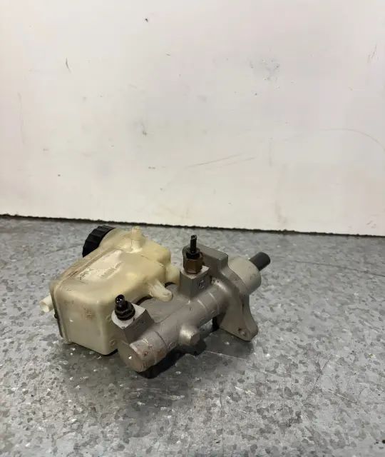 Vas lichid frana BMW Seria 3 2001 320d MT (136 hp)