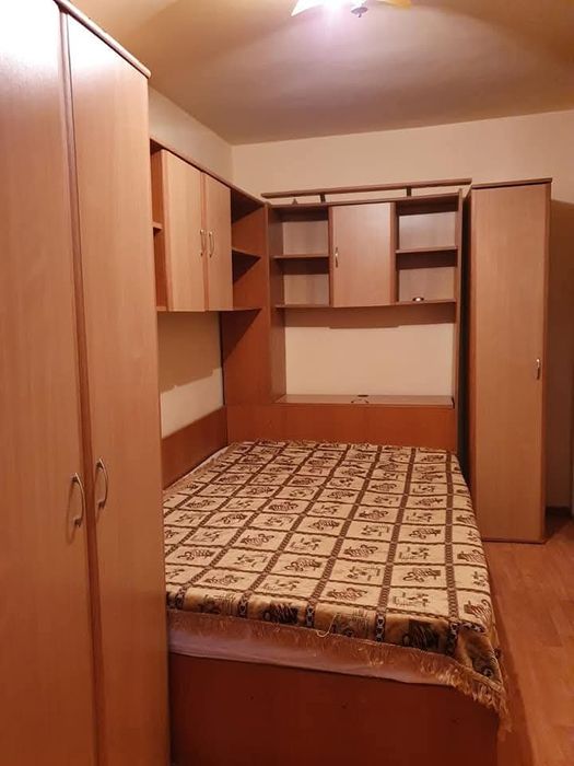 Închiriez apartament!