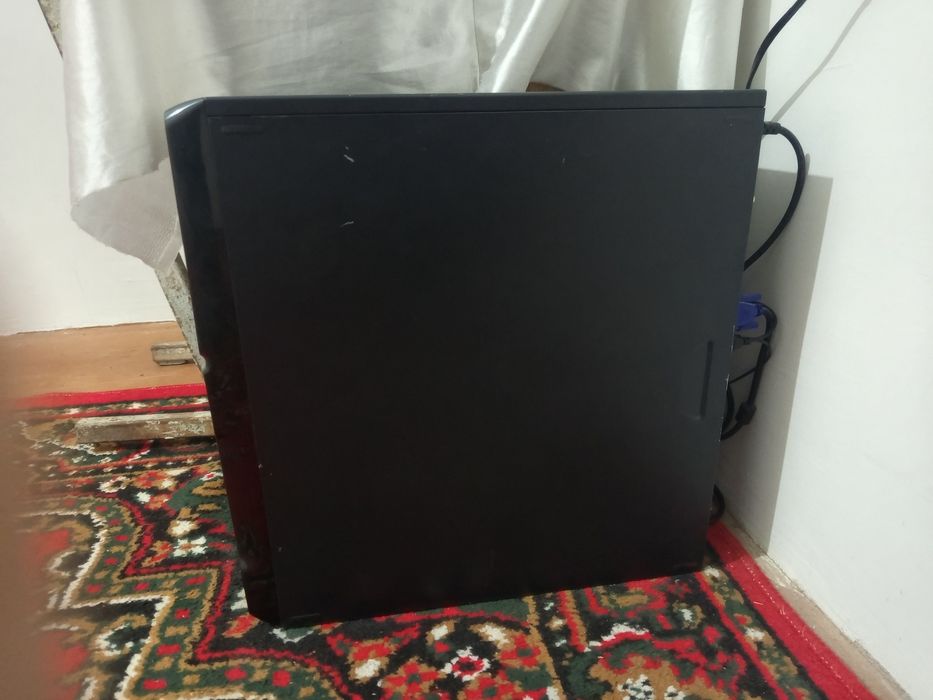 Kompyuter sotiladi srochna