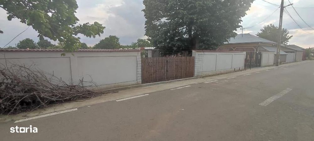 Casa 5 camere cu livada 2200 mp- Varasti