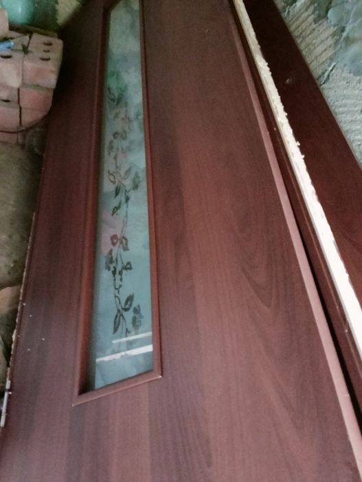 Продам двери 8000