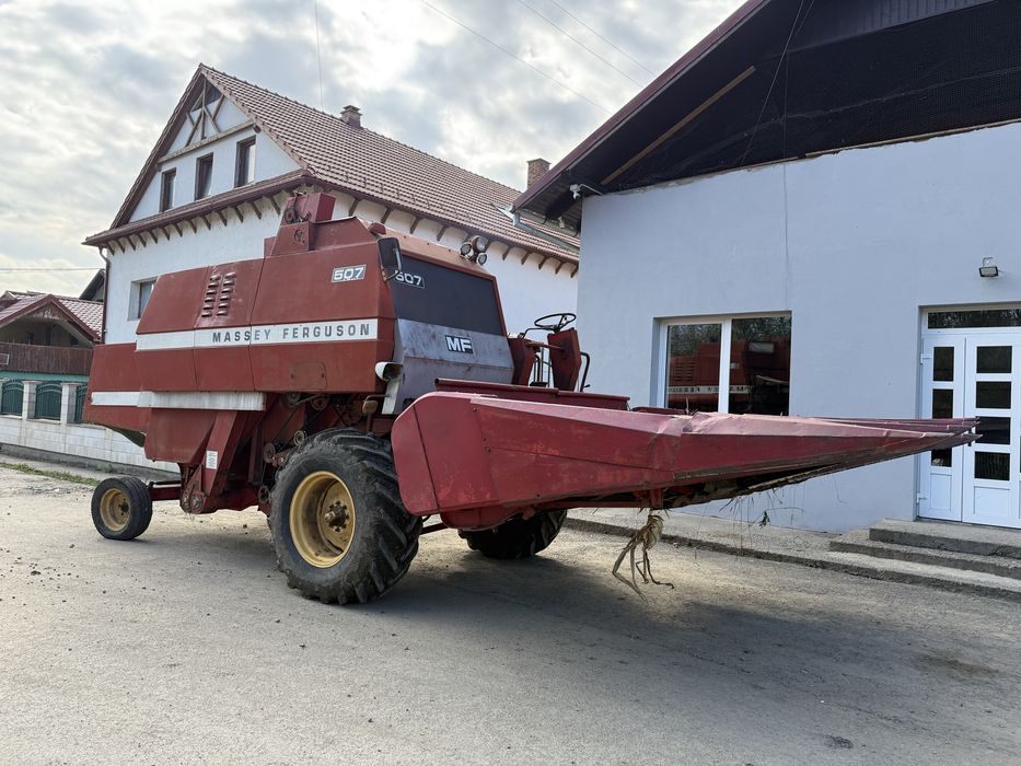 Vând  Heder/Masa de cules porumb Massey Ferguson de 4 rânduri