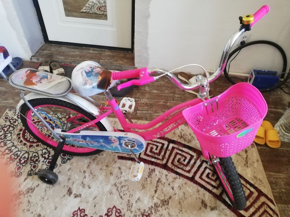 Срочно Продам  шикарный дет велик для девочки.