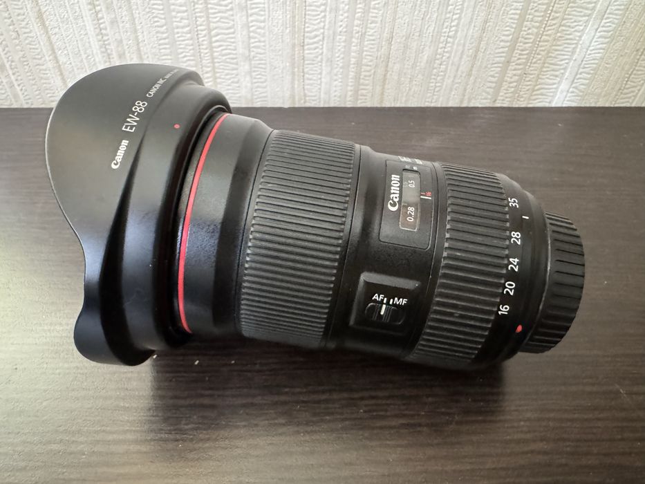 Объектив Canon EF 16-35mm f/2.8L III USM
