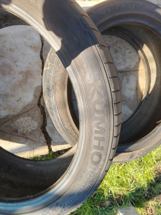 Гуми два броя 245/40/20