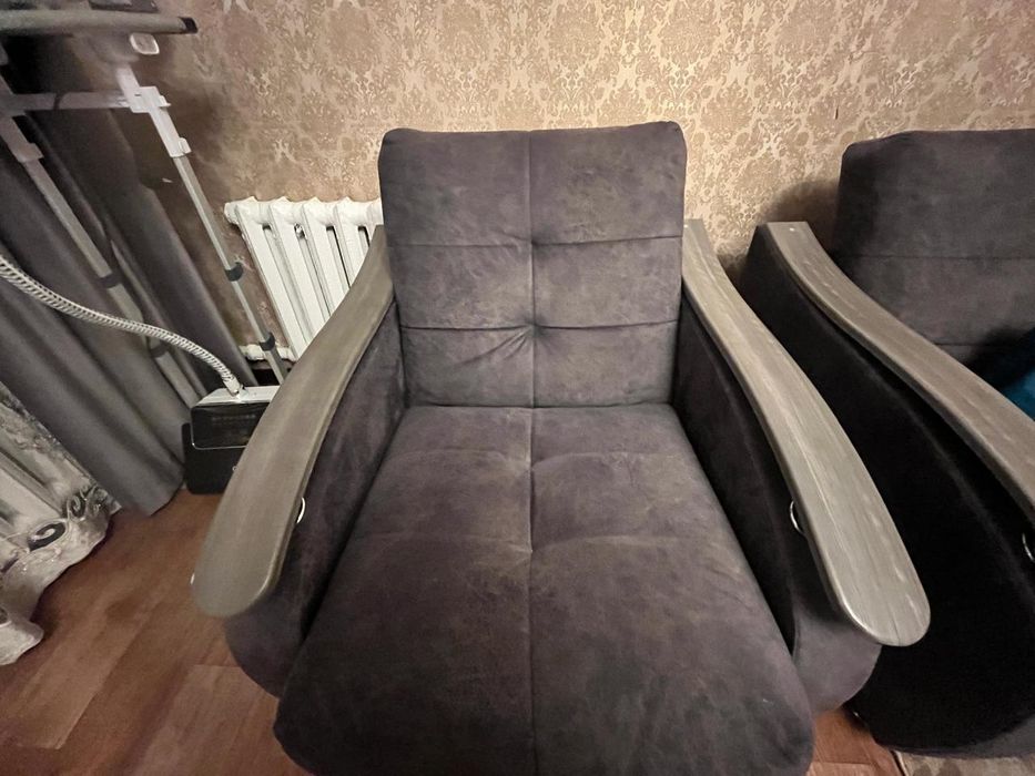Продам диван с креслом