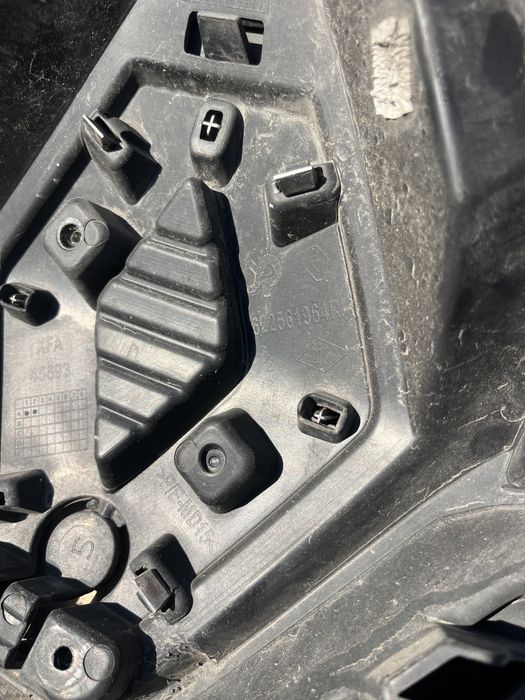 Решетка Renault Scenik 2017-