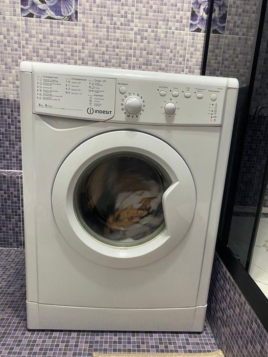 Продам стиральную машину Indesit