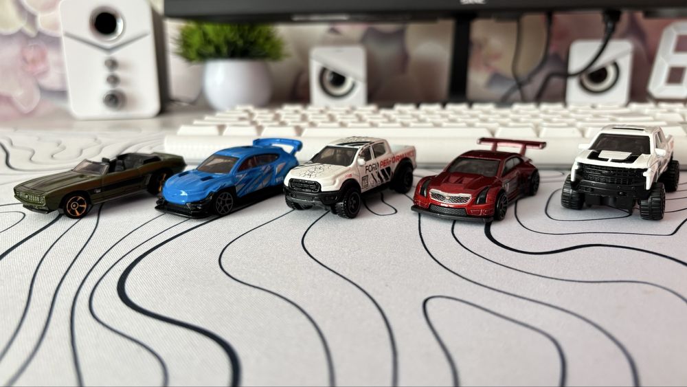 hot wheels по 900