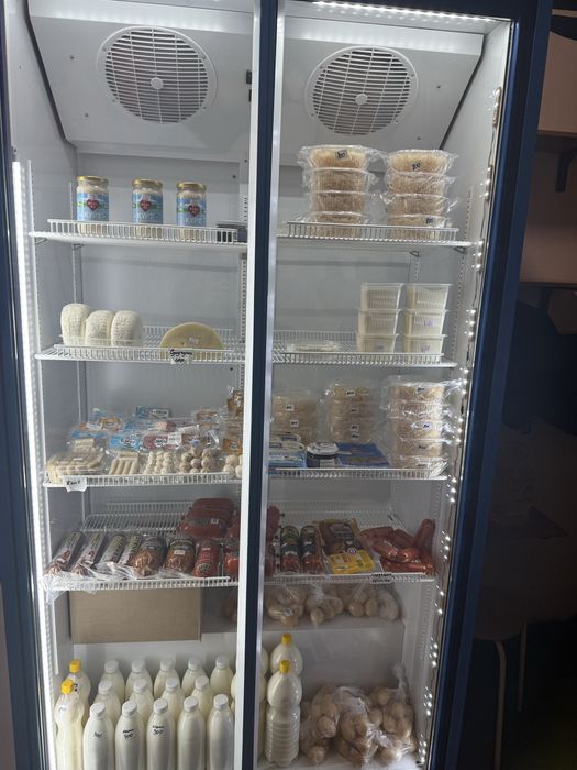 Оборудование для магазина б/у морозильники холодильник стол стелажи.