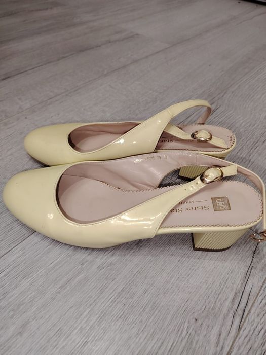 Босоножки женские